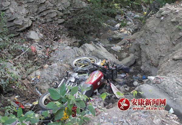 村民摩托車(chē)被盜急報(bào)警 民警情系群眾幫找回2.jpg