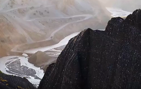 ͨ򷱘s֮·ڶԽɽc(din)ȿ