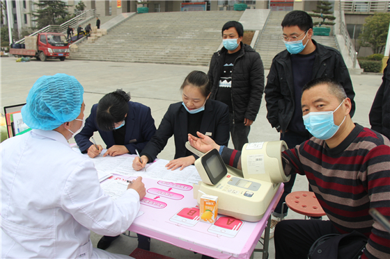 人民警察一心為民，捋袖捐血鐵血柔情——安康市公安局積極開展冬季獻血活動