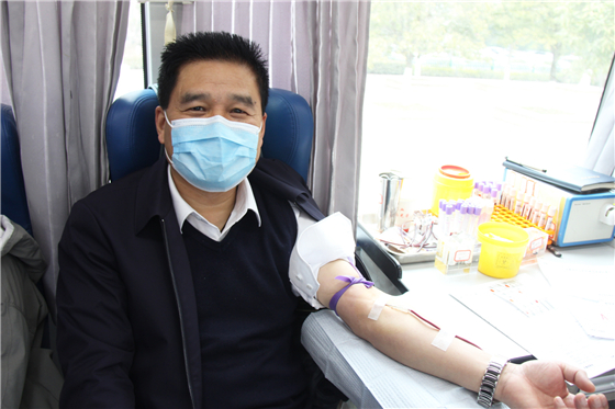 人民警察一心為民，捋袖捐血鐵血柔情——安康市公安局積極開展冬季獻血活動