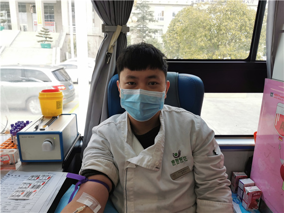 人民警察一心為民，捋袖捐血鐵血柔情——安康市公安局積極開展冬季獻血活動