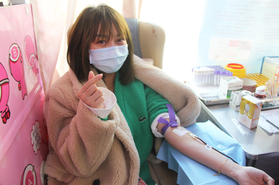 血液是生命的禮物——中國聯(lián)通安康市分公司、安康大數(shù)據(jù)運營有限公司聯(lián)合開展冬季應(yīng)急獻血活動