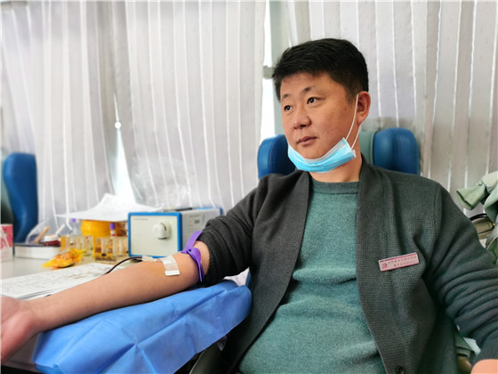 獻(xiàn)血傳真情，為黨旗添光彩 ——三元村春季無(wú)償獻(xiàn)血活動(dòng)側(cè)記