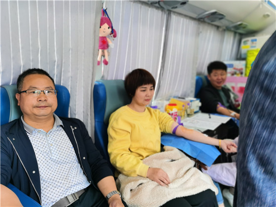 獻(xiàn)血傳真情，為黨旗添光彩 ——三元村春季無(wú)償獻(xiàn)血活動(dòng)側(cè)記