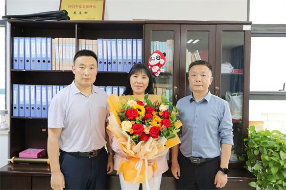 安康市中心血站開展“5·12”國(guó)際護(hù)士節(jié)慰問活動(dòng)