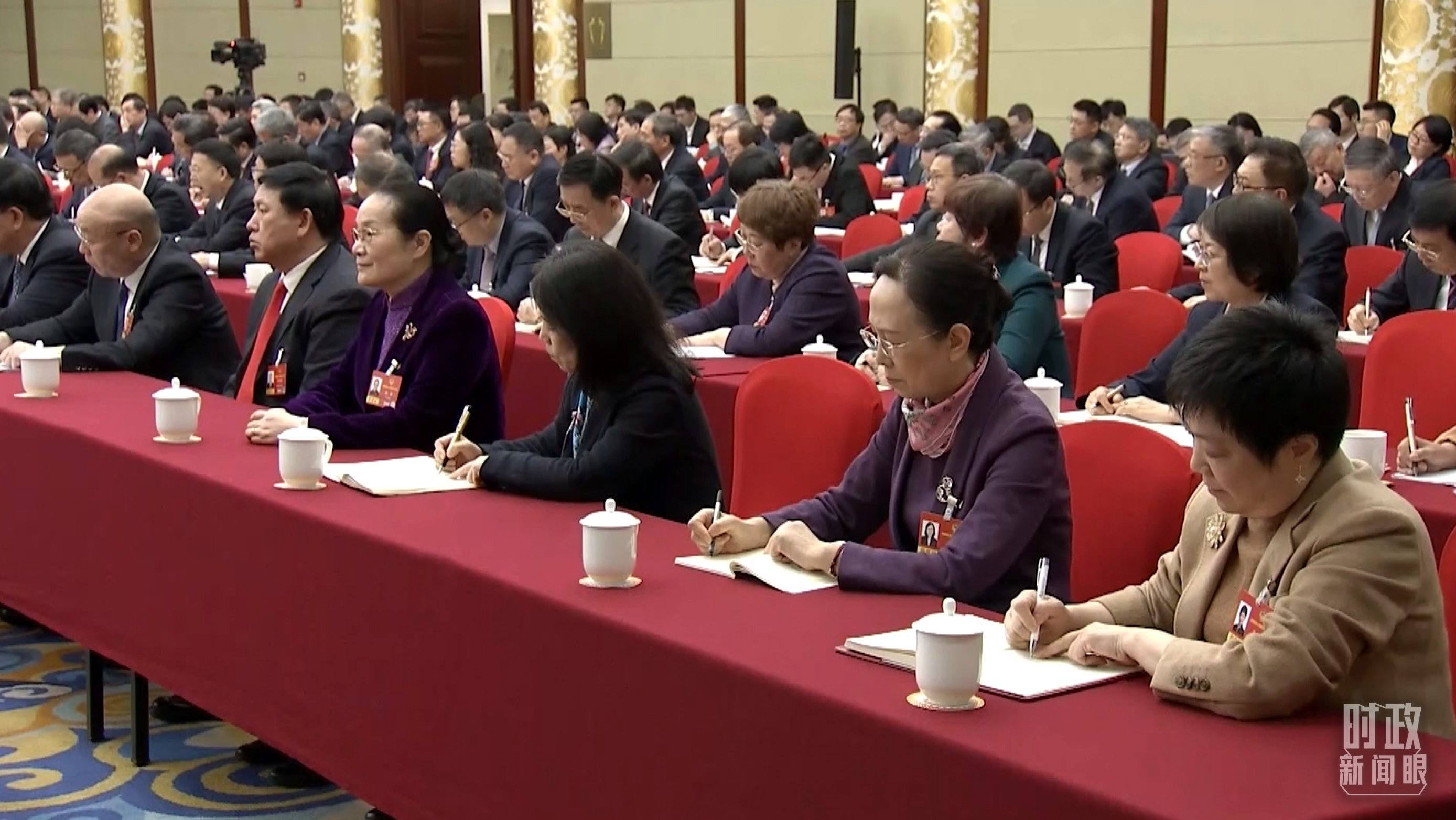 △當(dāng)天的政協(xié)聯(lián)組會現(xiàn)場。